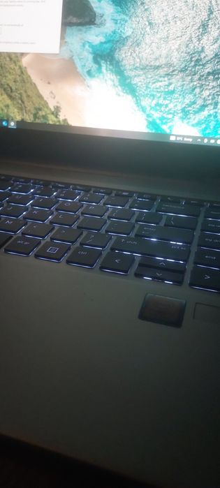 HP EliteBook Touchscreen i7/16gb Gen8 840 G5