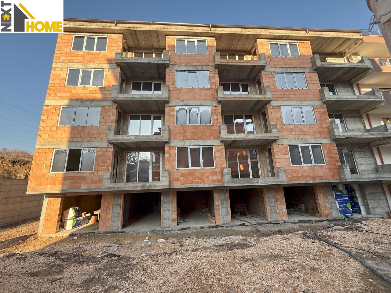 Продава се Тристаен апартамент в Асеновград - 104 кв.м за 852 €/кв.м - Снимка #1