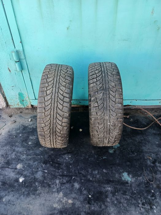Продам покрышки зимние от Тайета Прадо 120