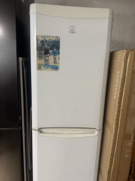 Холодильник  Indesit