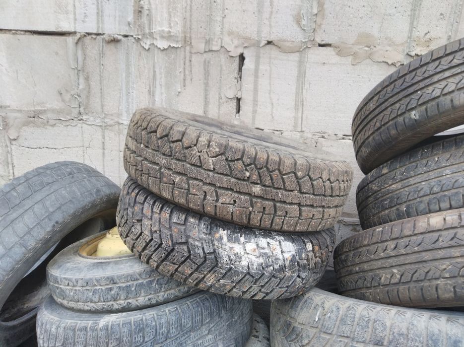 Продам покрышки фирмы Максис