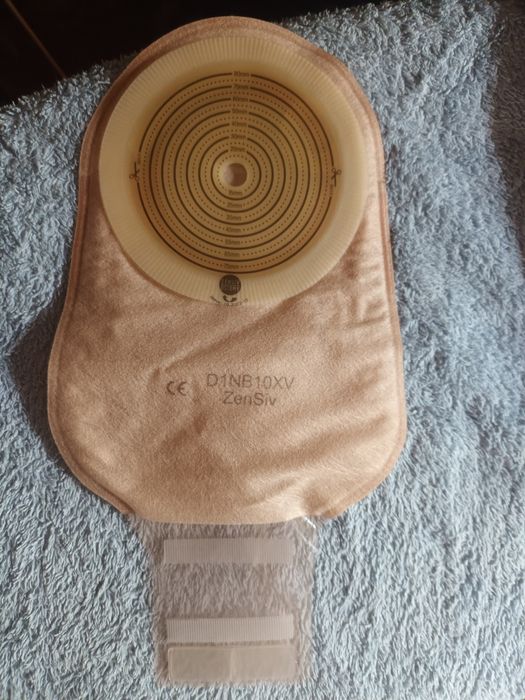 Pungi colostoma cu evacuare