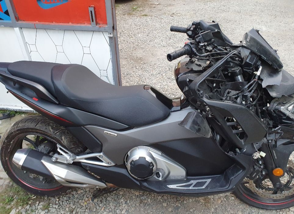 Honda integra 750