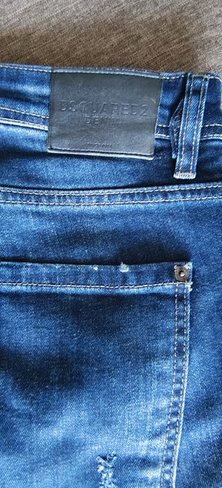 Vând jeans Dsquared2 Size 48 originali în stare excelentă
