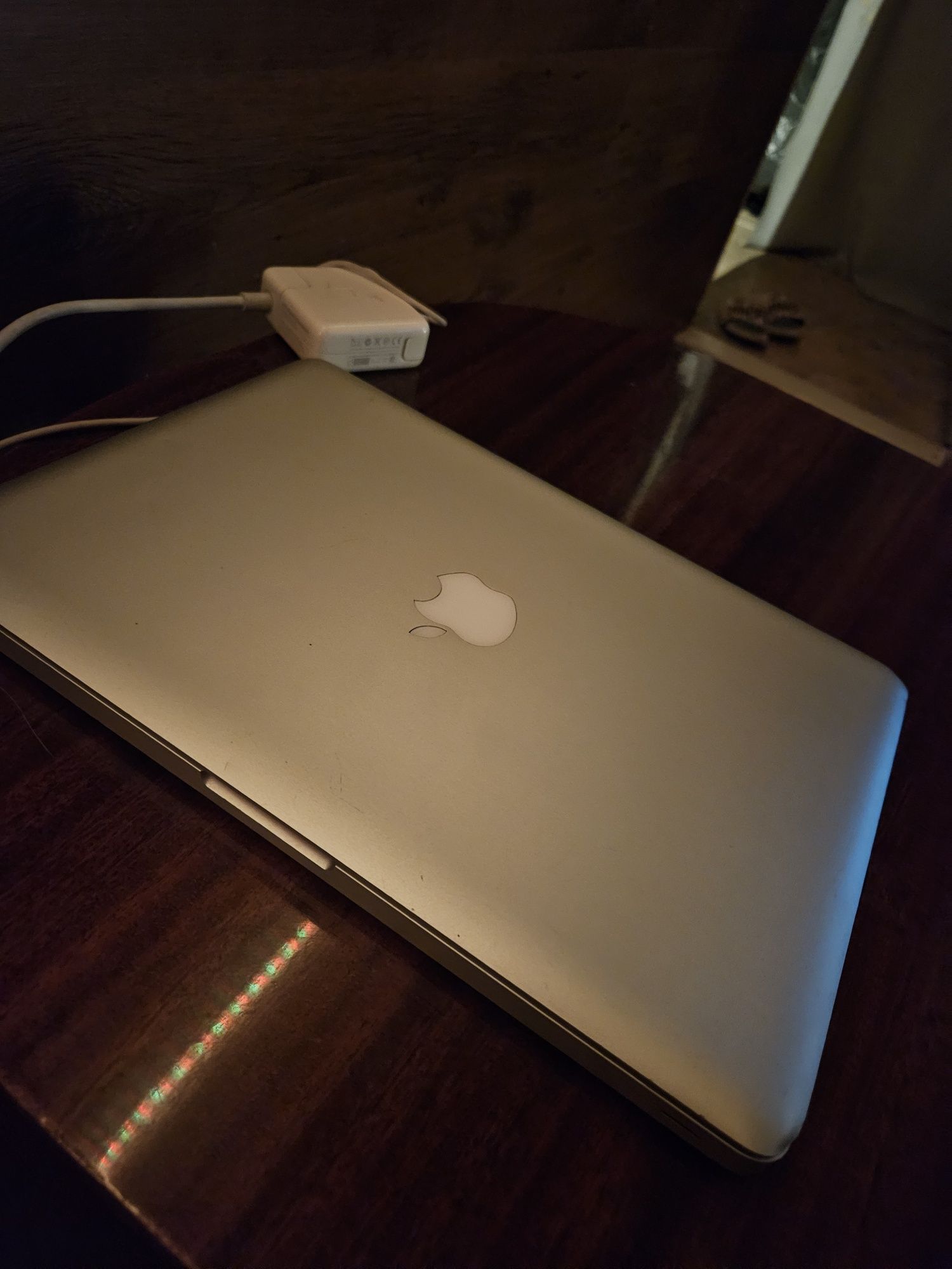 Macbook Pro - работещ