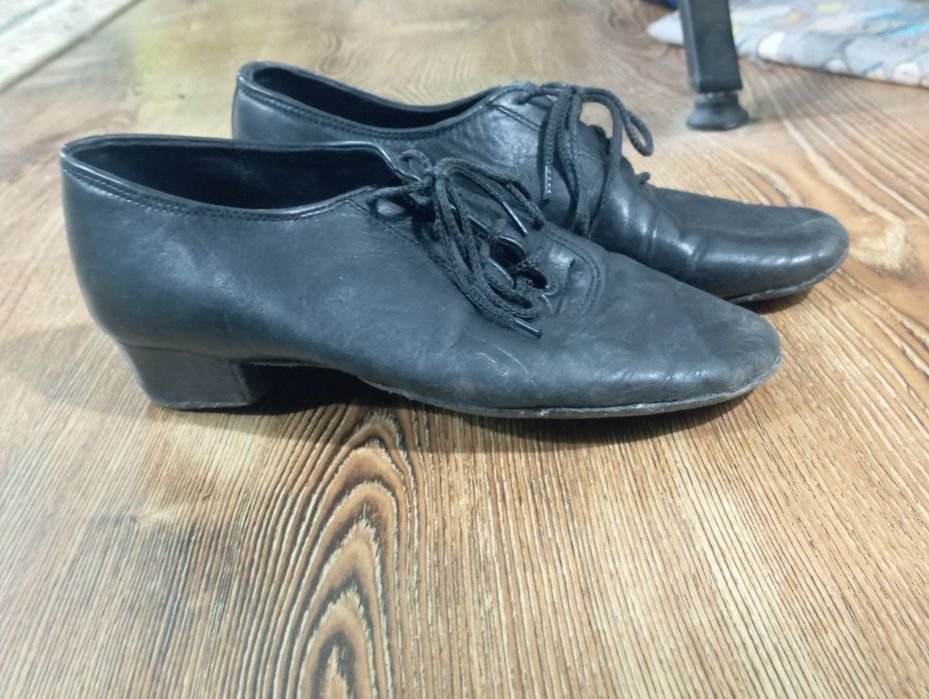 продаю туфли мужские