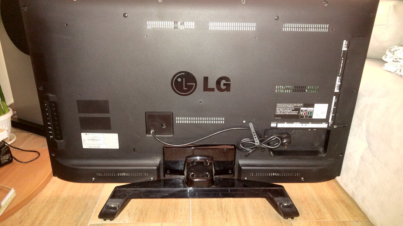 LG 42LM640S - за части