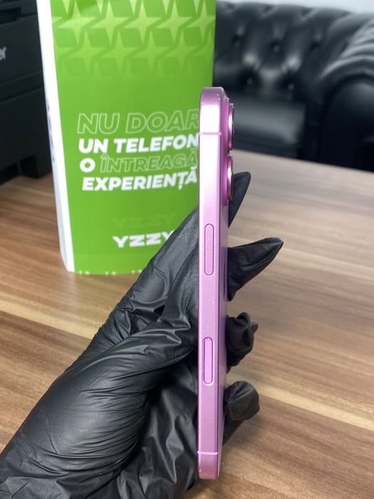 iPhone 16 • 256 GB • Pink