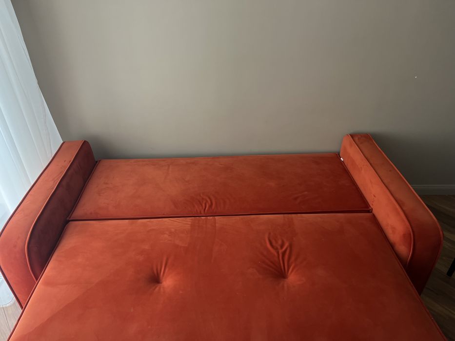 Продается диван терракотовый
