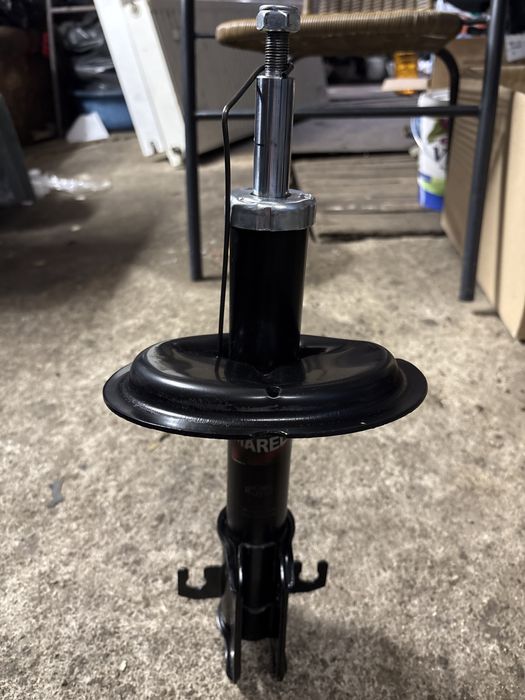 Продавам амортесьор за фиат брава