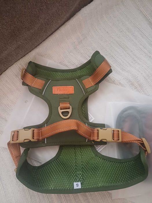 Нагръдник за куче и повод за куче