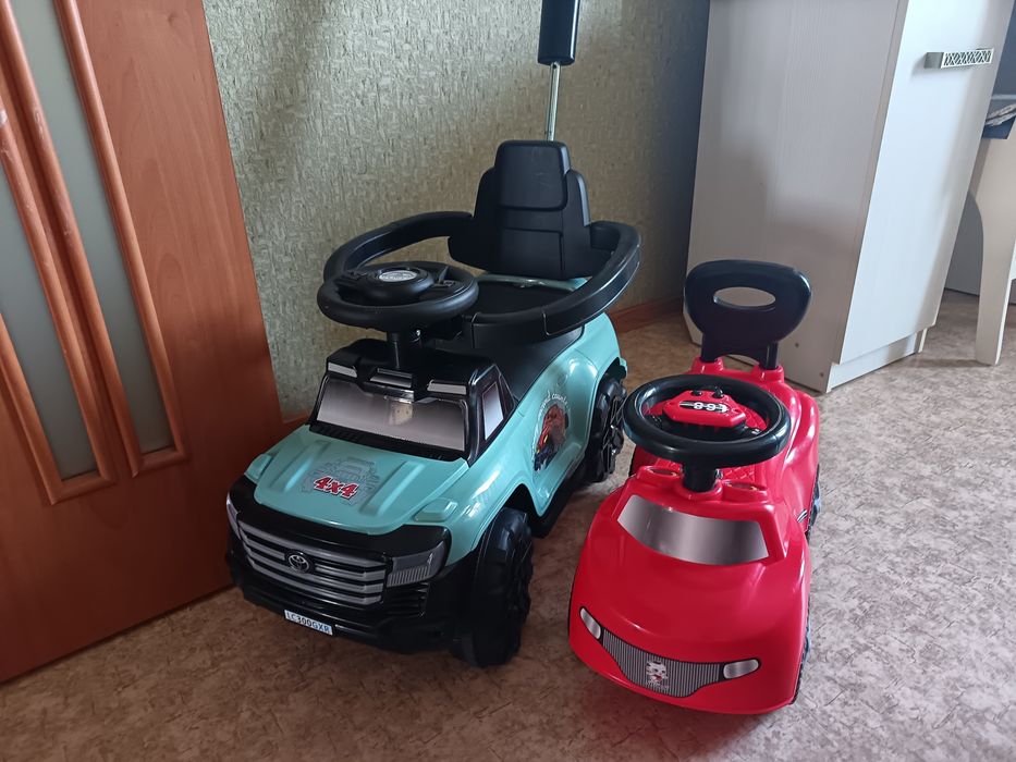 Игрушечные машинки