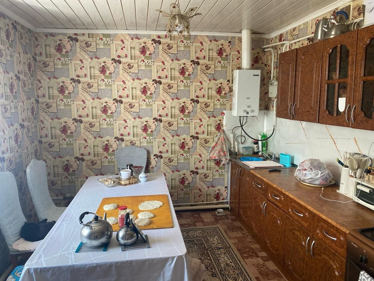 Продаётся частный дом  Алге.  В очень удобном районе рядом с цоном.
