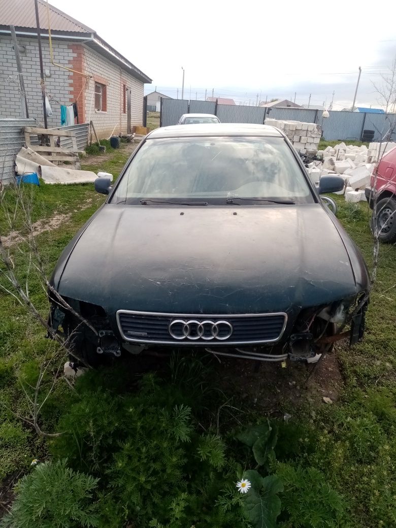 Продам Audi A4 на разбор