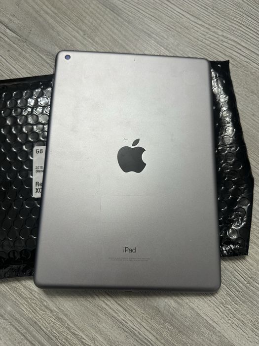 Apple iPad 9.7” (2018), 128GB, Wi-Fi
