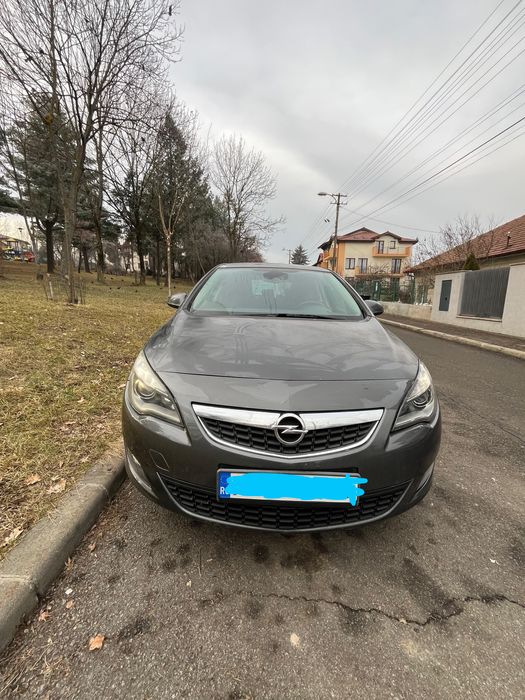 Vând Opel Astra J 2010