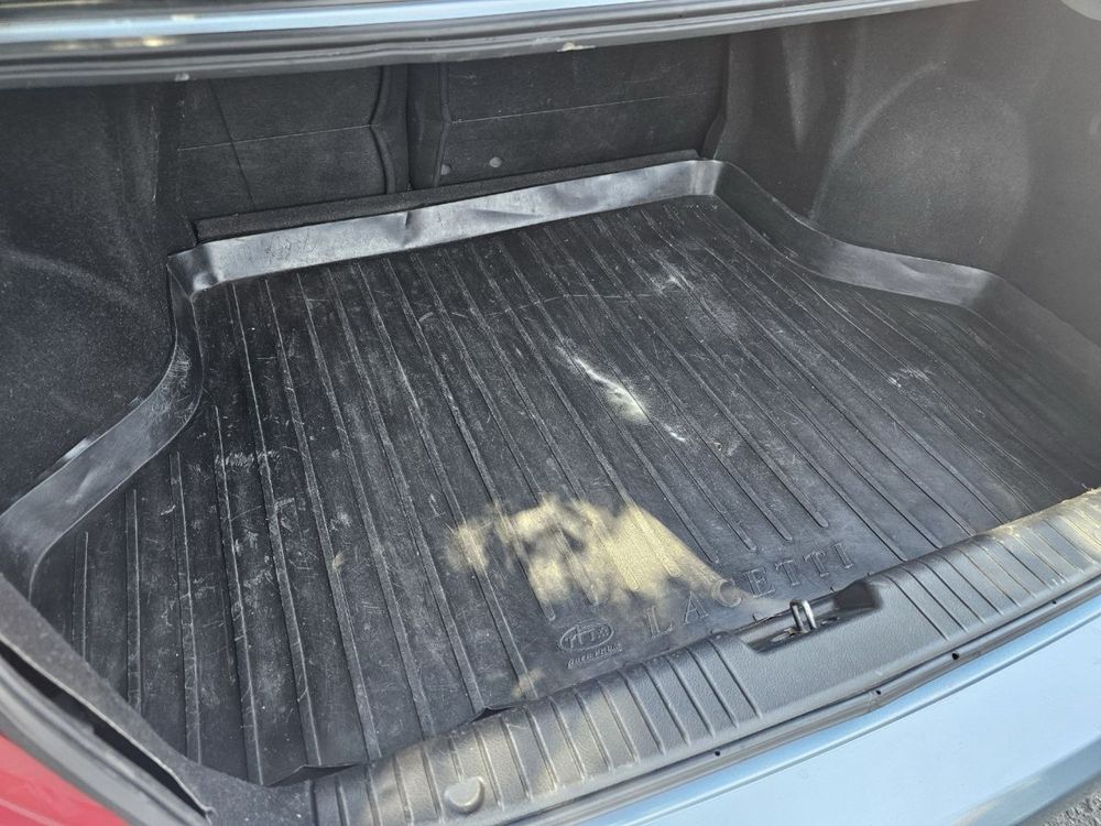 Продаётся автомобиль Chevrolet Laccetti