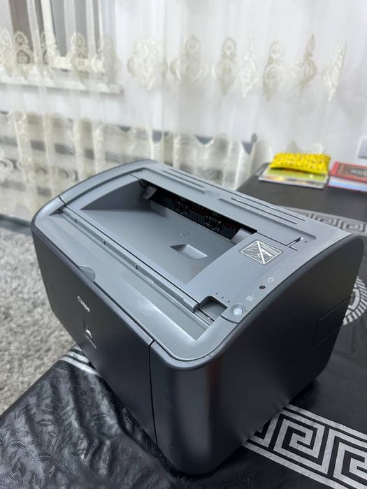 Canon lbp2900b oq-qora lazerniy holati ideal kam ishlatilgan