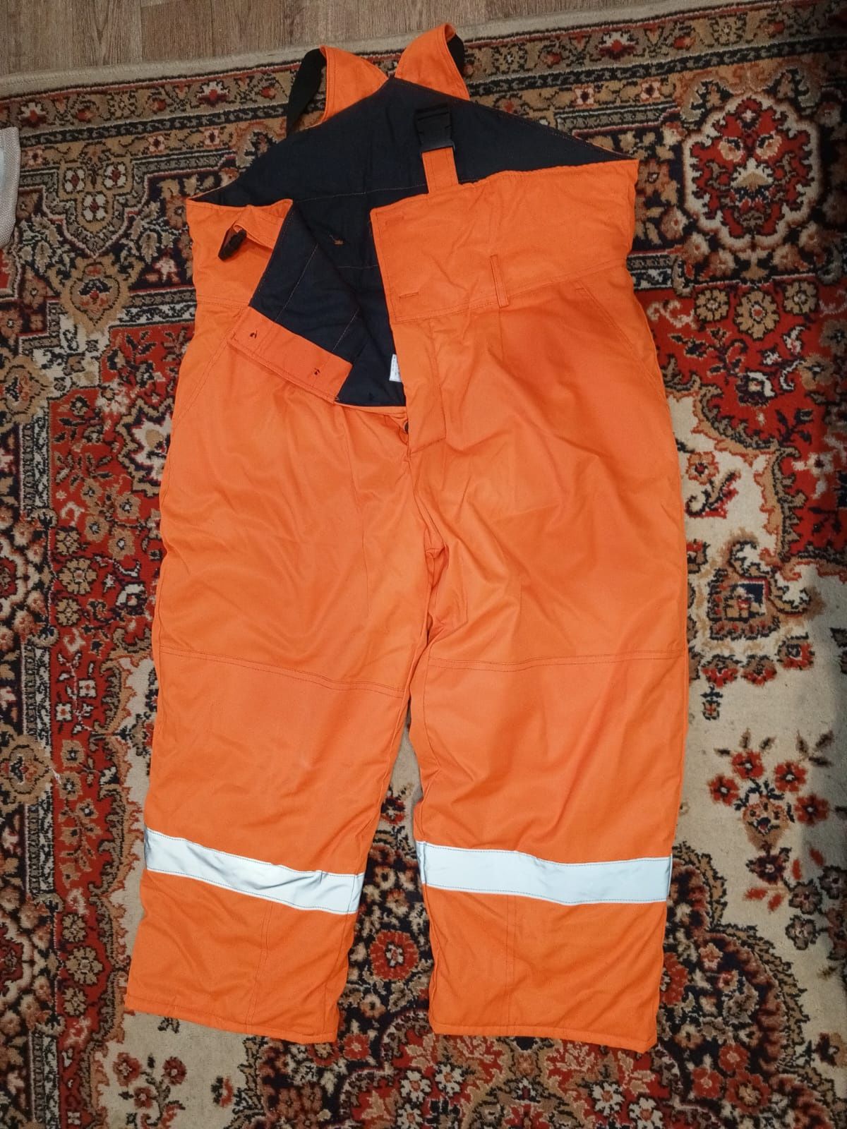 Продам спец одежду