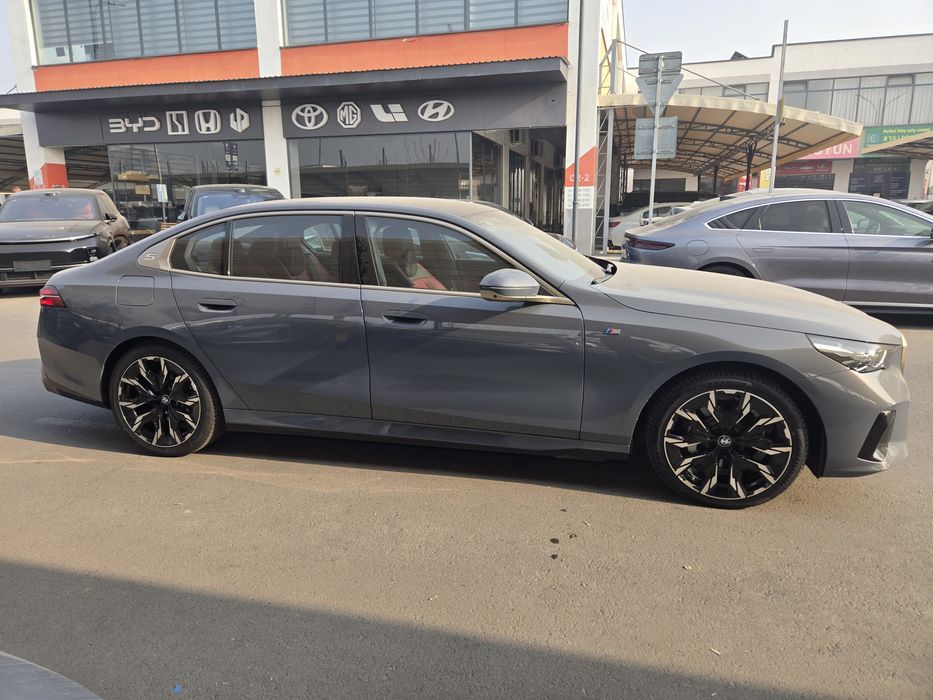 Bmw i5, 35L full