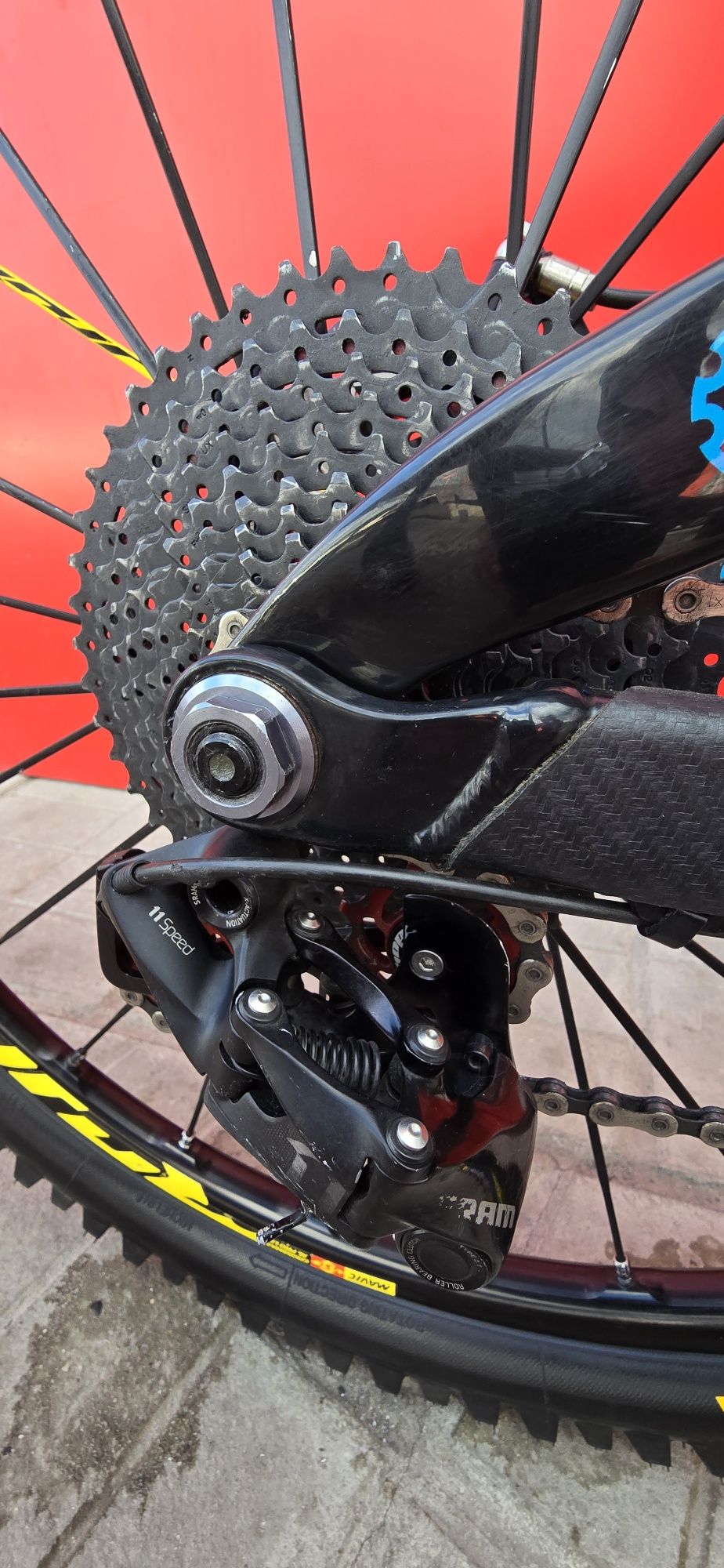 Davinhi Spartan Carbon 27,5 ц. М разм. 1х11 сет Sram X1 като Нов.