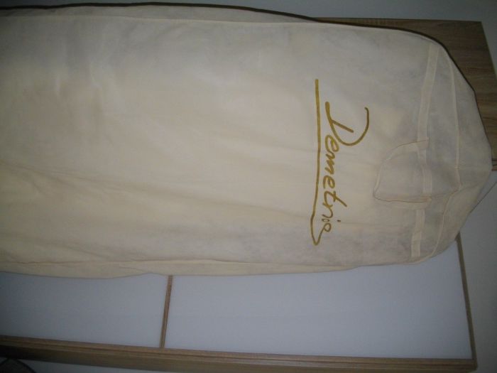 Сватбена рокля и Воал-оригинални от колекцията на Demetrios