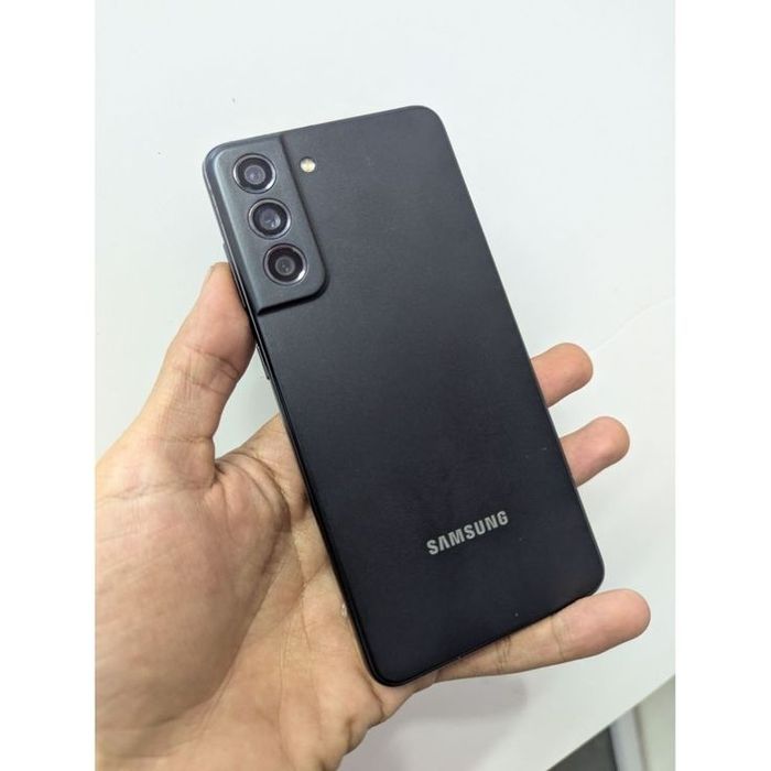 Продам Самсунг с 21 фе