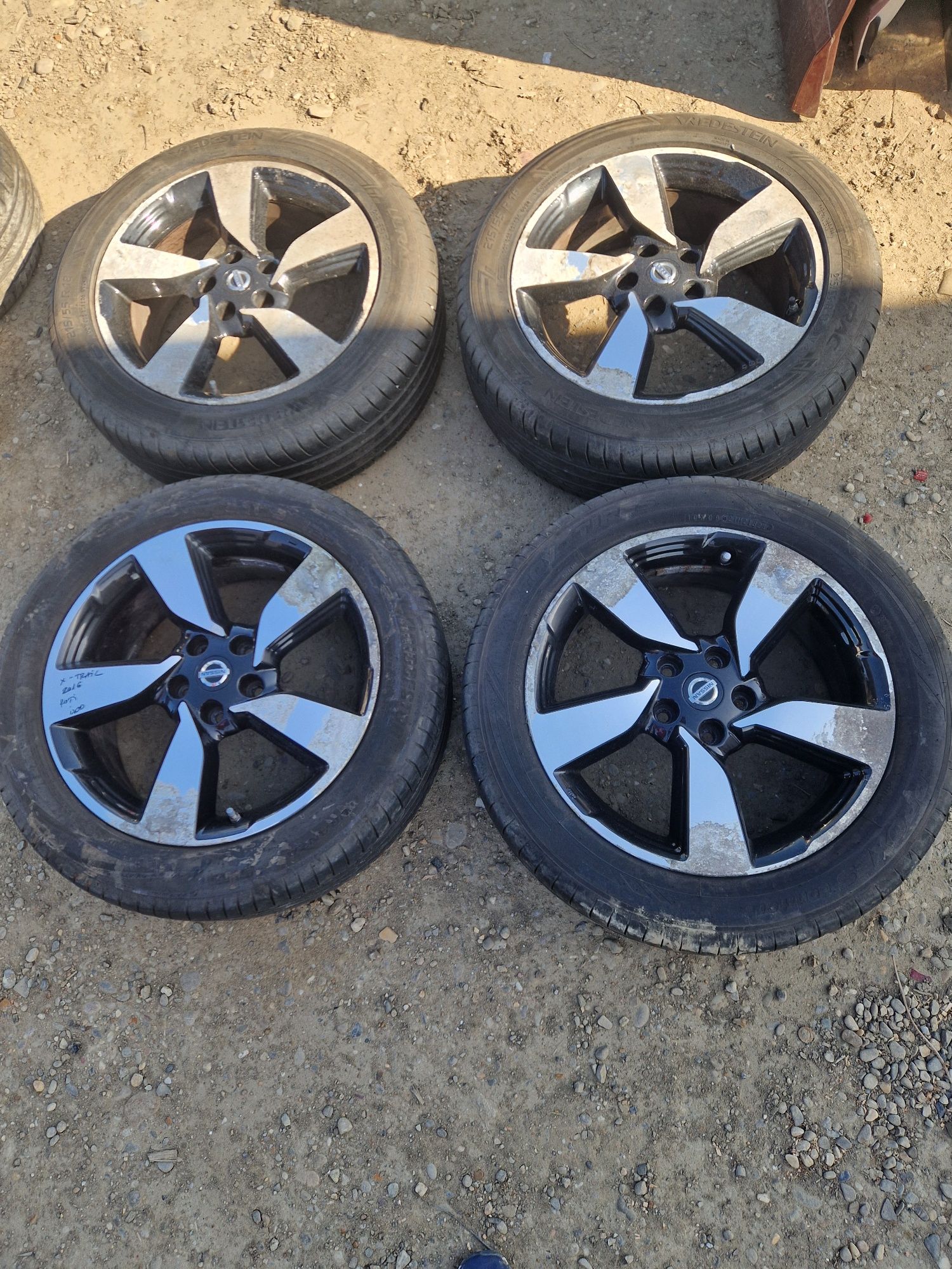 Roti Nissan Qashqai 2016 R18