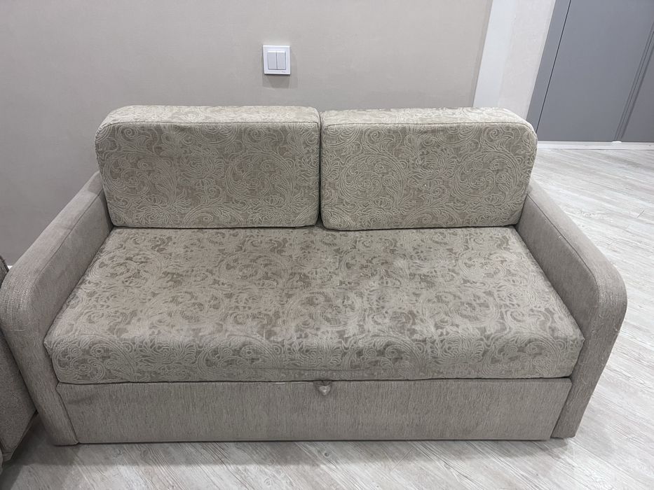 Диван раскладывается на 2 м