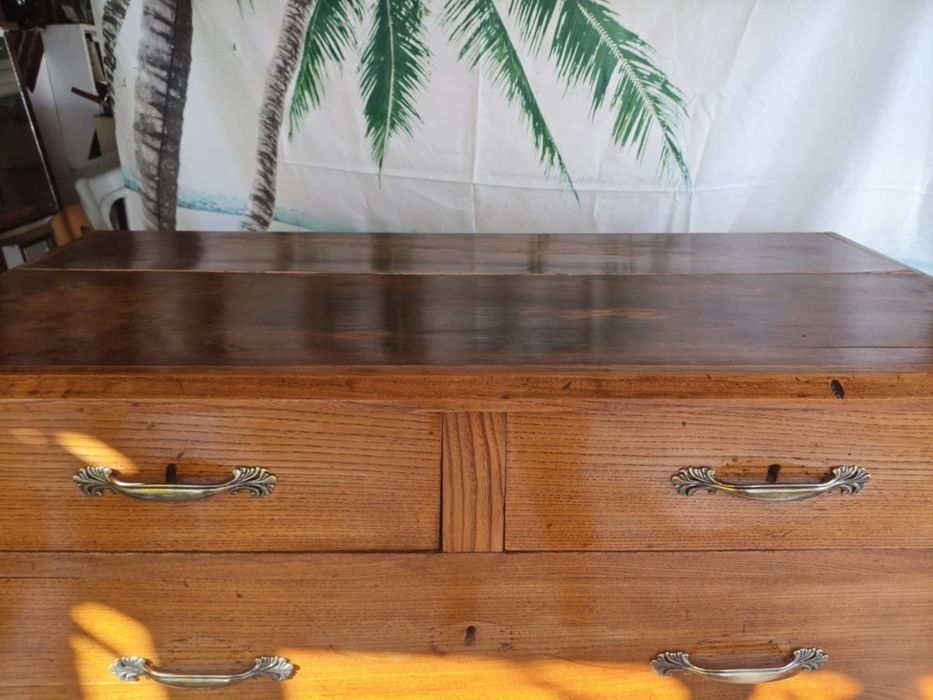 Старинен реновиран скрин масив