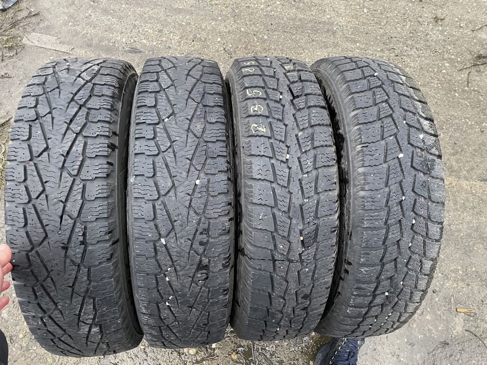 Anv m+s 235/85/16 Nokian/kumho