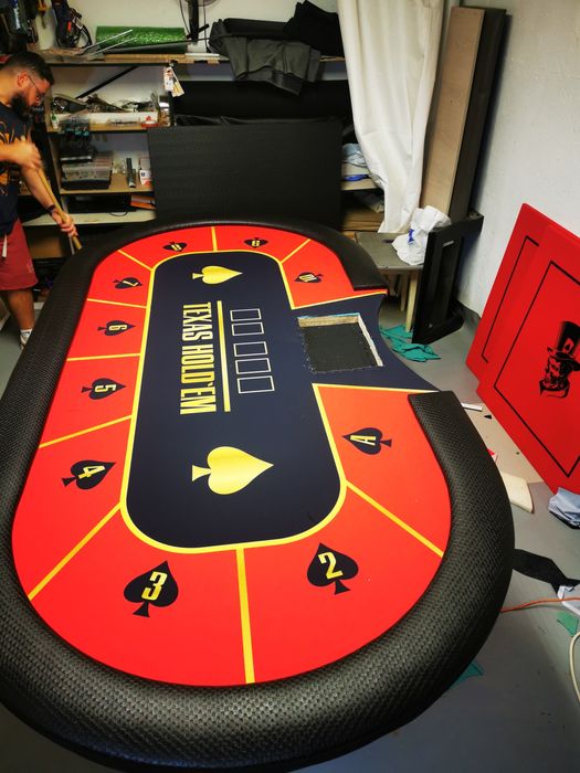Mese de poker unice