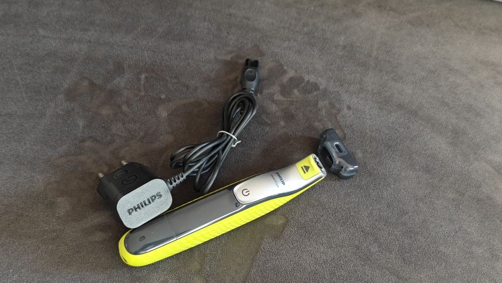 Vând Philips Oneblade