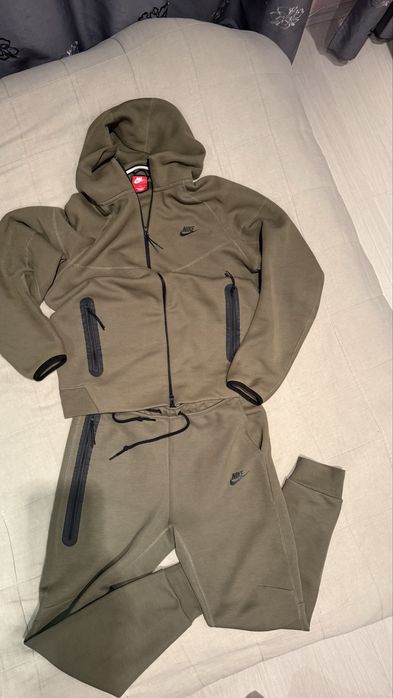 Nike tech fleece размер Л,долнище М.