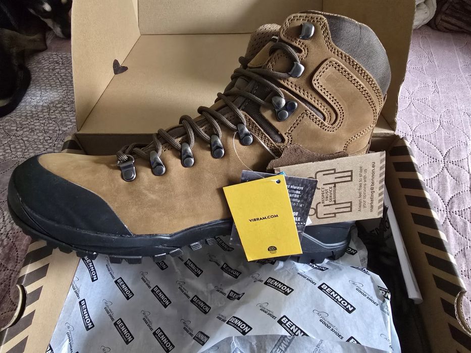 Продавам зимни мъжки боти BENNON