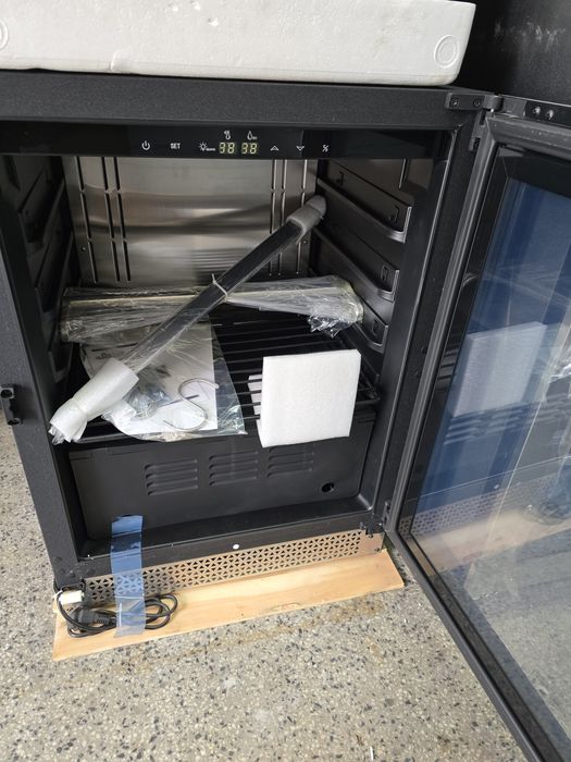 Витрини FORCAR за зреене  на меса нови 2700лв