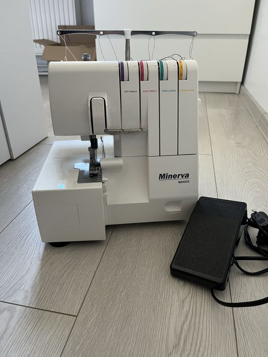 Masina de surfilat Minerva Overlock