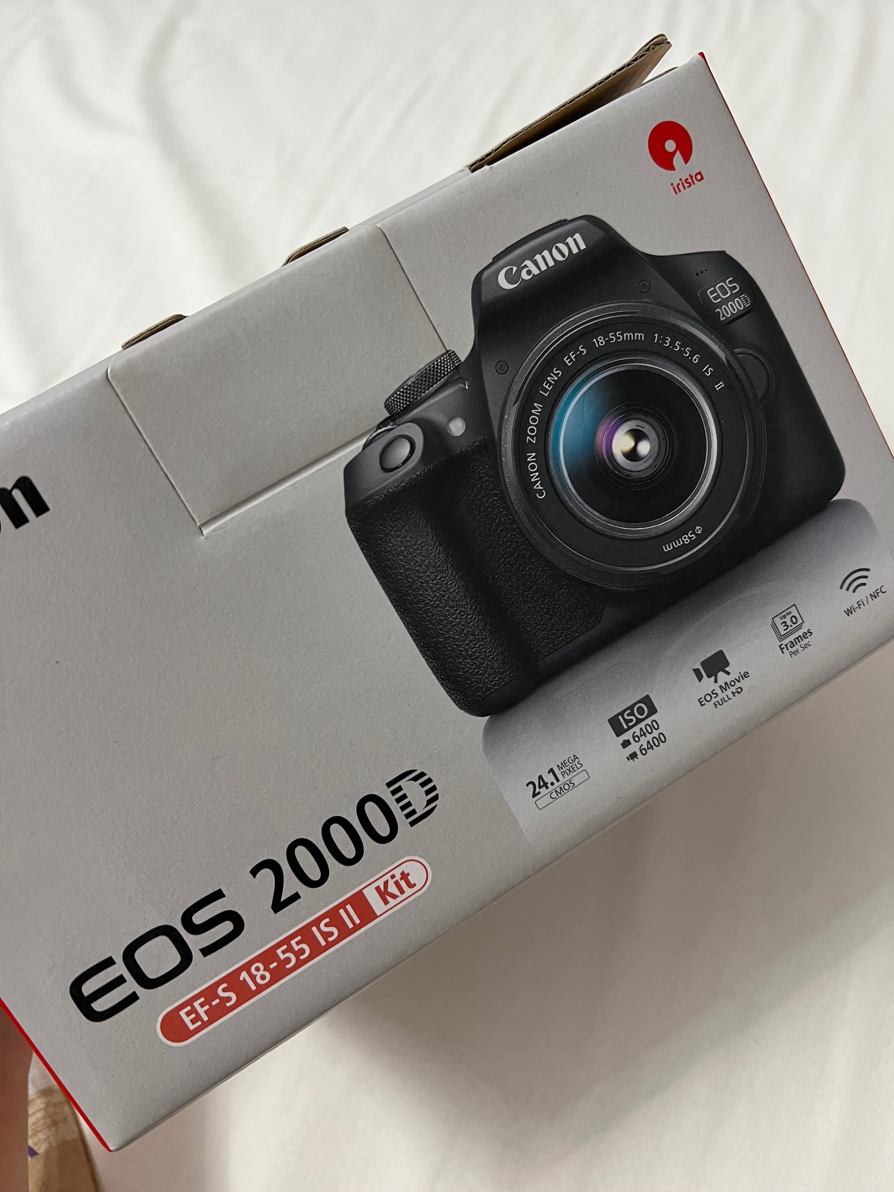 Фотоапарат Canon EOS 2000D