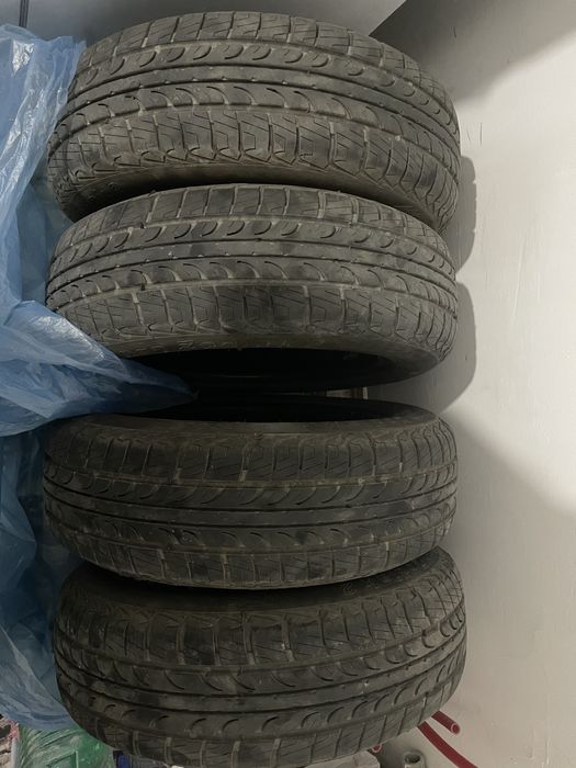 Продам шины комплект