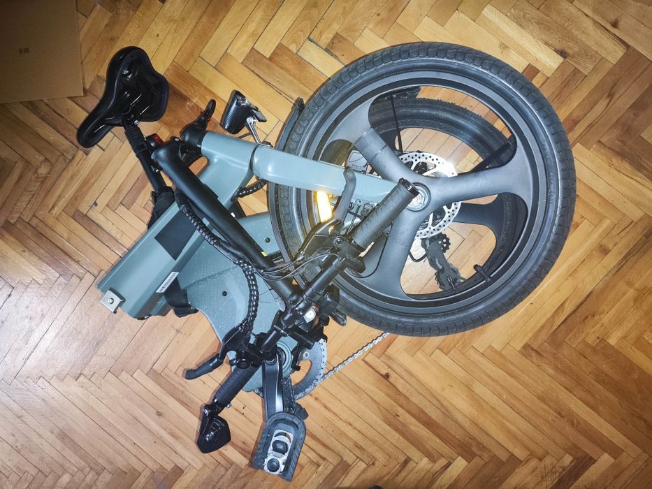 Bicicleta electrica pliabila Dyu T1 din magneziu roti 20' aproape noua
