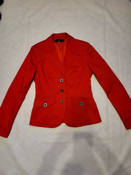 Дамско сако в червен цвят