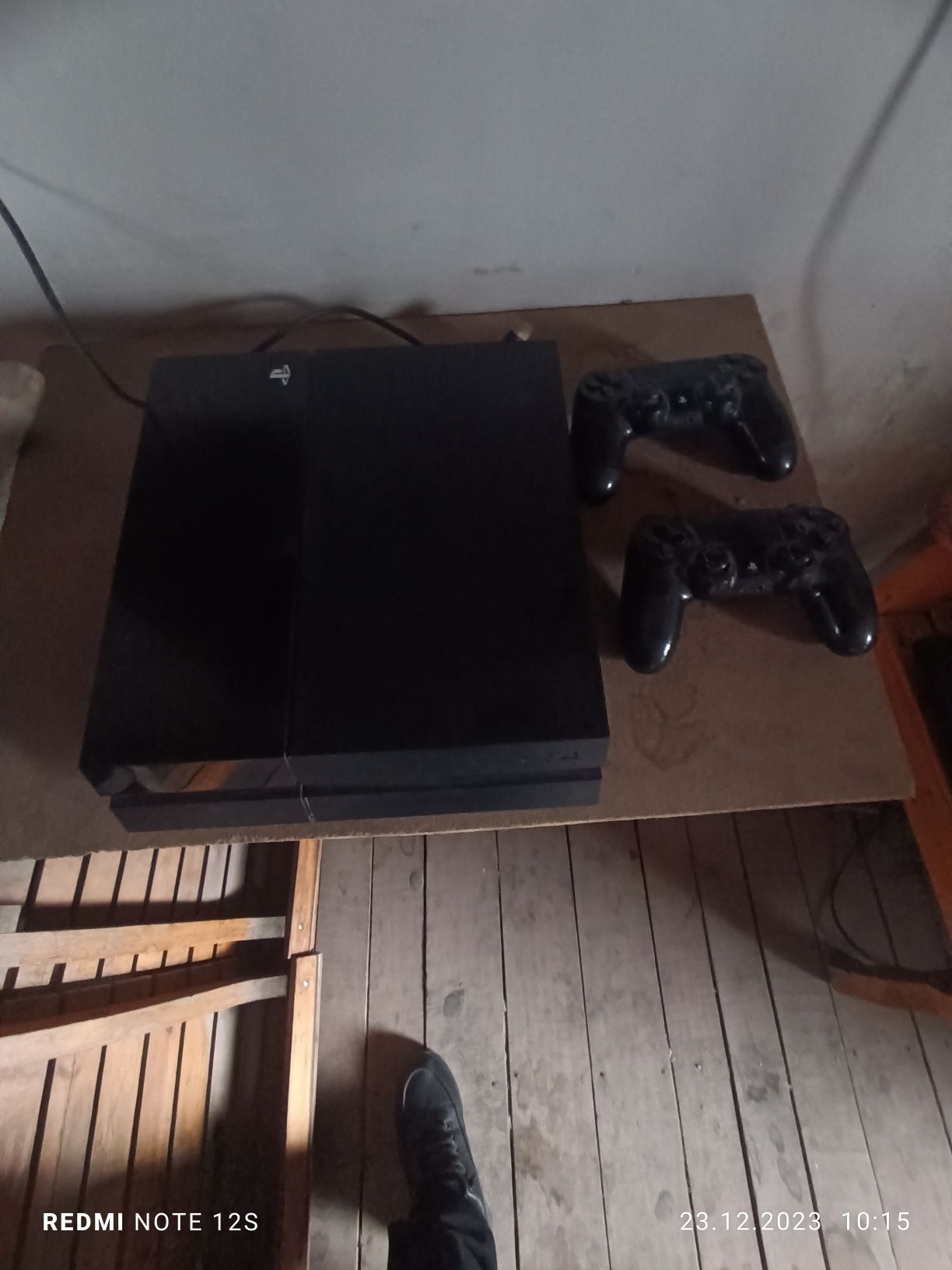 Playstation 4 va 3 bor