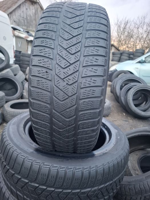 Vand 1 sau 2 sau 4 anvelope 225 55 16 pireli de iarna