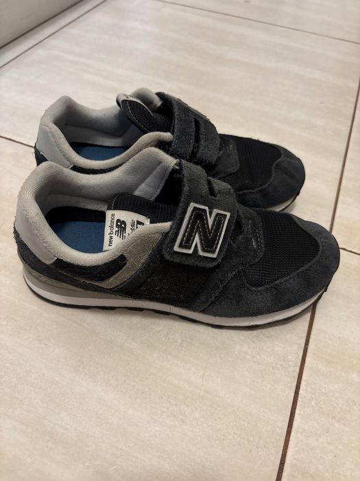 Vând pantofi sport New Balance, piele naturală antilopă, mărimea 35