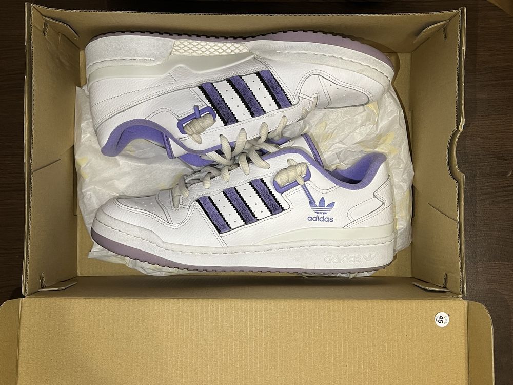 Обувки-Adidas кожени