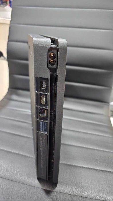 Конзола Sony Playstation 4 Slim, 512 GB + 1бр контролер + 1 игра