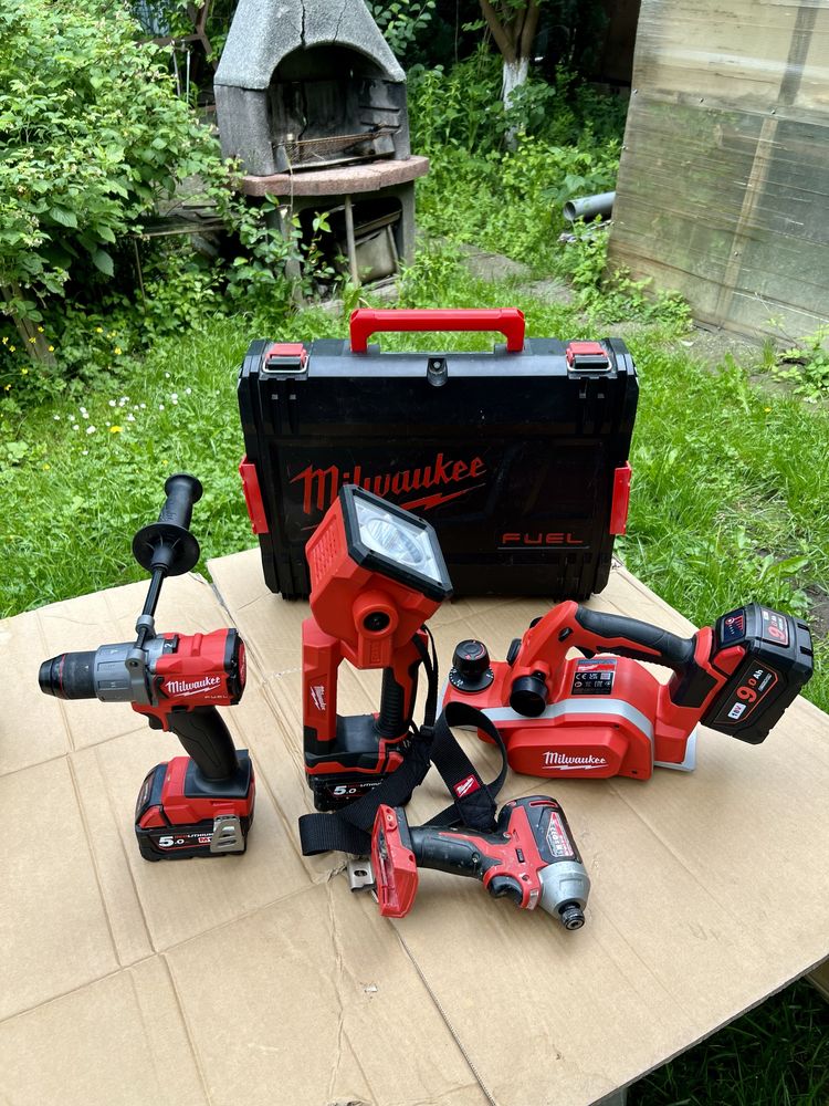 Milwaukee M18 set rindea lanterna autofiletante FPD2 M18BP CBLID SLED