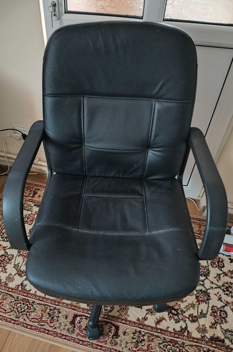 Scaun de birou  negru