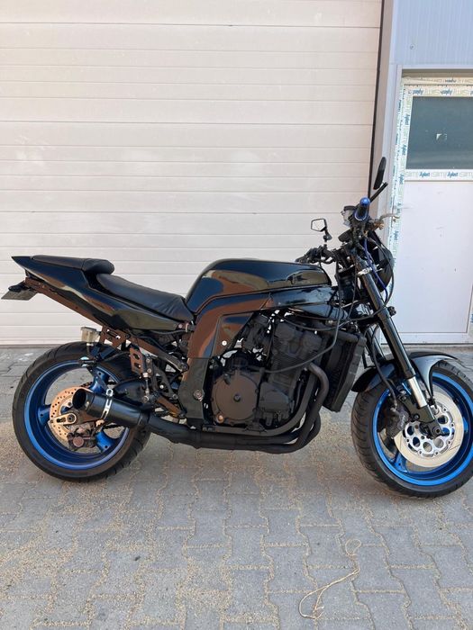 Vând  sau schimb cu cross 250 2t sau 350 2t/4t Suzuki GSXR 750