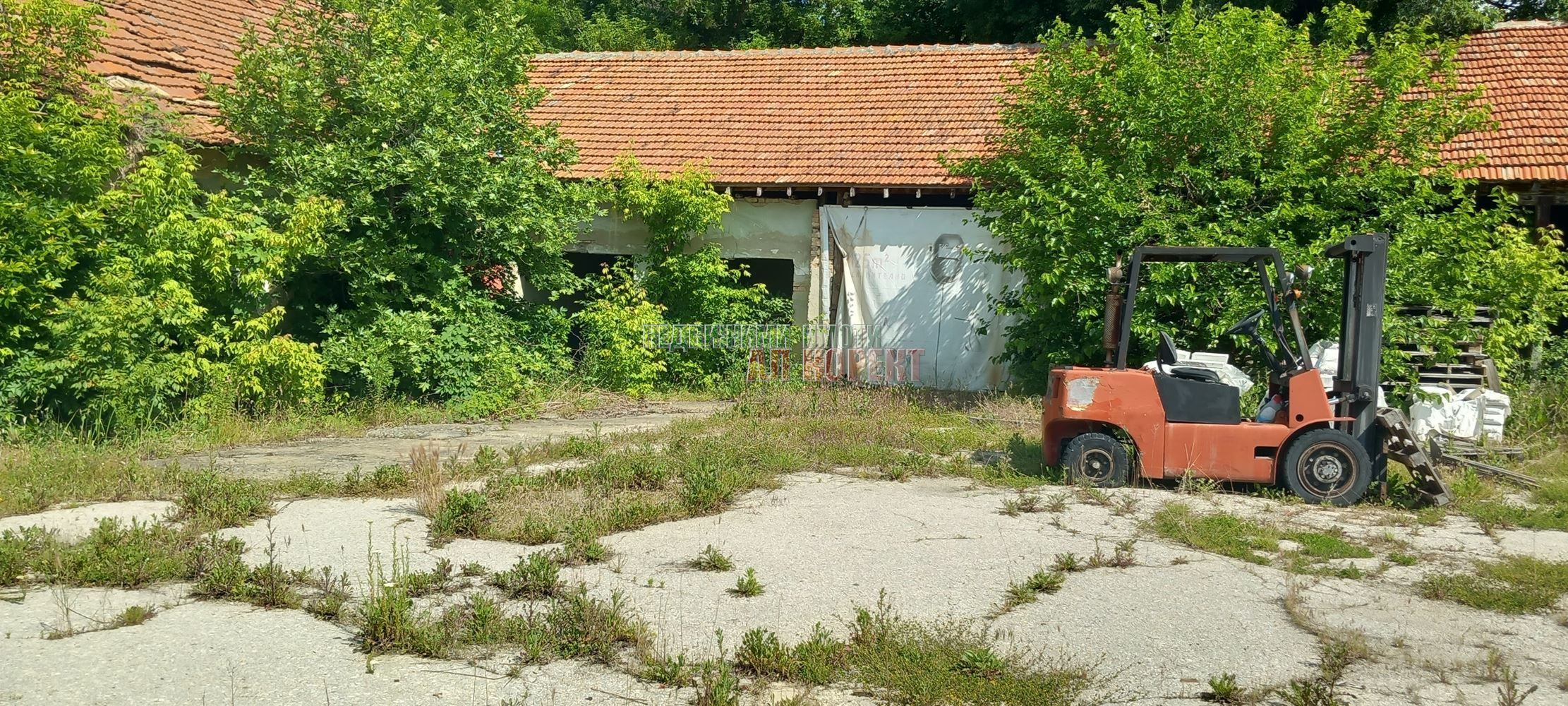 Пром. помещение в Варна, област-гр.Провадия площ 1024 цена 300000